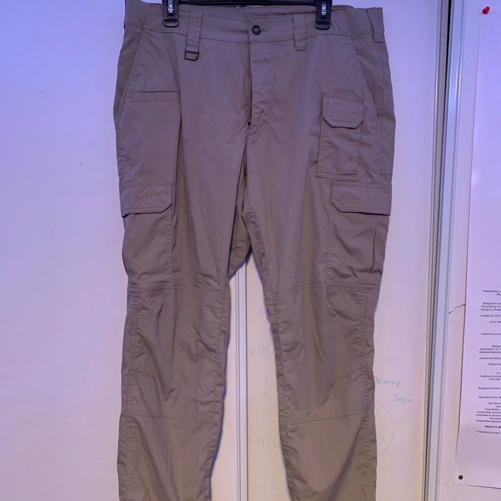 5.11 Tactical Cargo Pants 38x32 Tan